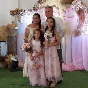 Meet your Posher, Flordeliza